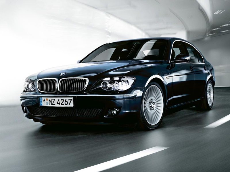 Illustration for article titled Third Gear: BMW Recalls 7-Series That Could Go Rolling Away